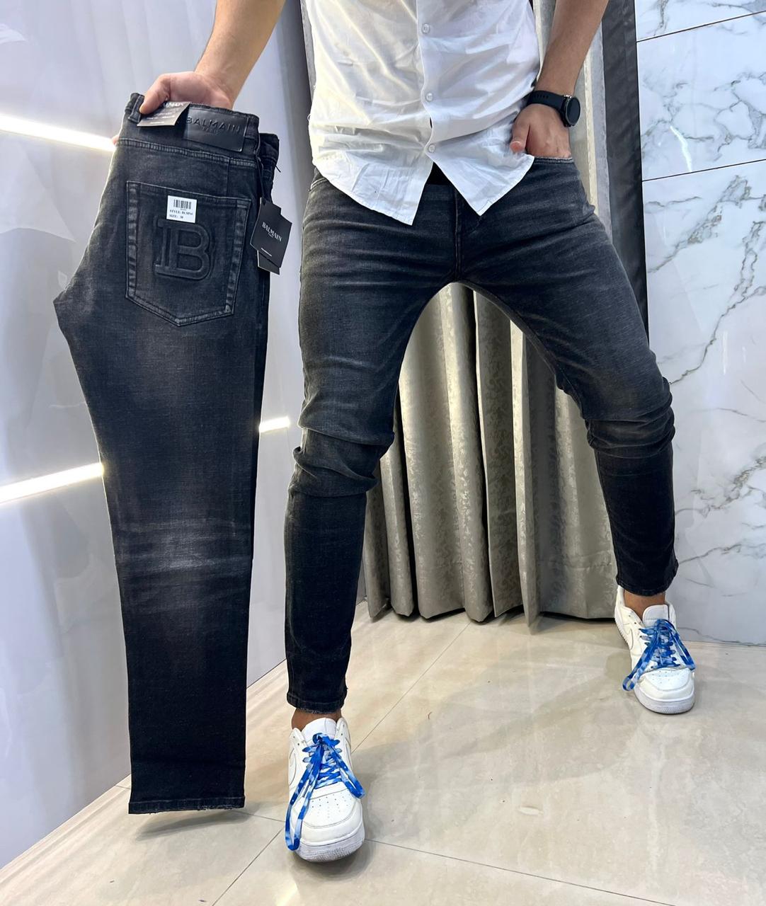 BALMAIN PARIS  STRECHABLE DENIM JEANS 